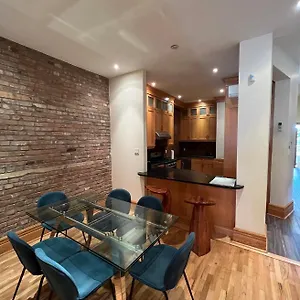 Spacious Downtown Apartment, 4br-2ba,free Wifi Apartment Montreal