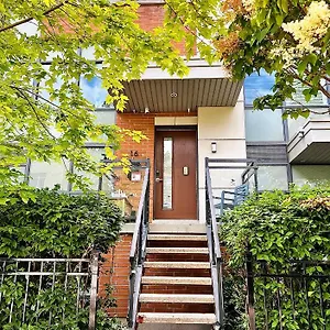  Pensión In Downtown