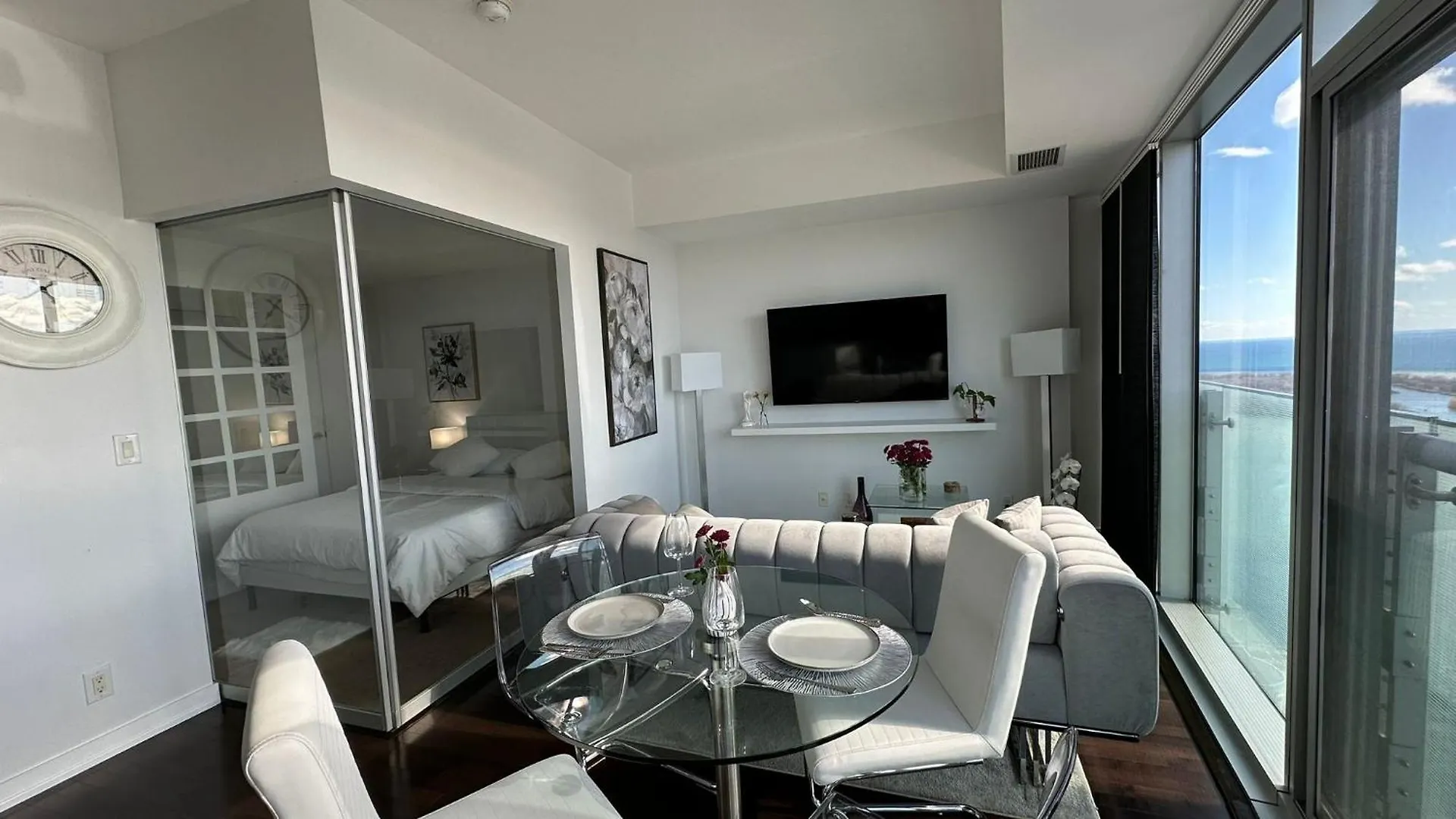 Downtown, Luxury Condo, Cn Tower, Rogers Center, Scocia Arena, Unobstructed View Toronto 0*,  Canada